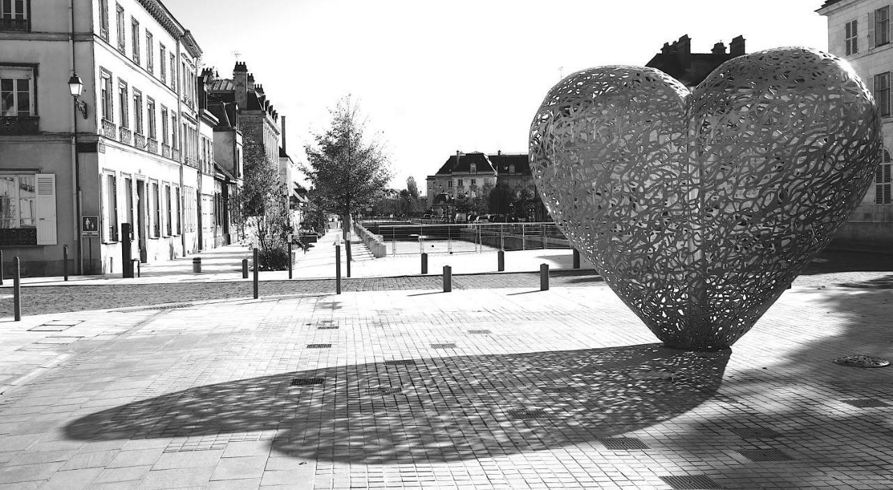 Au Coeur De Ville Troyes Exterior foto